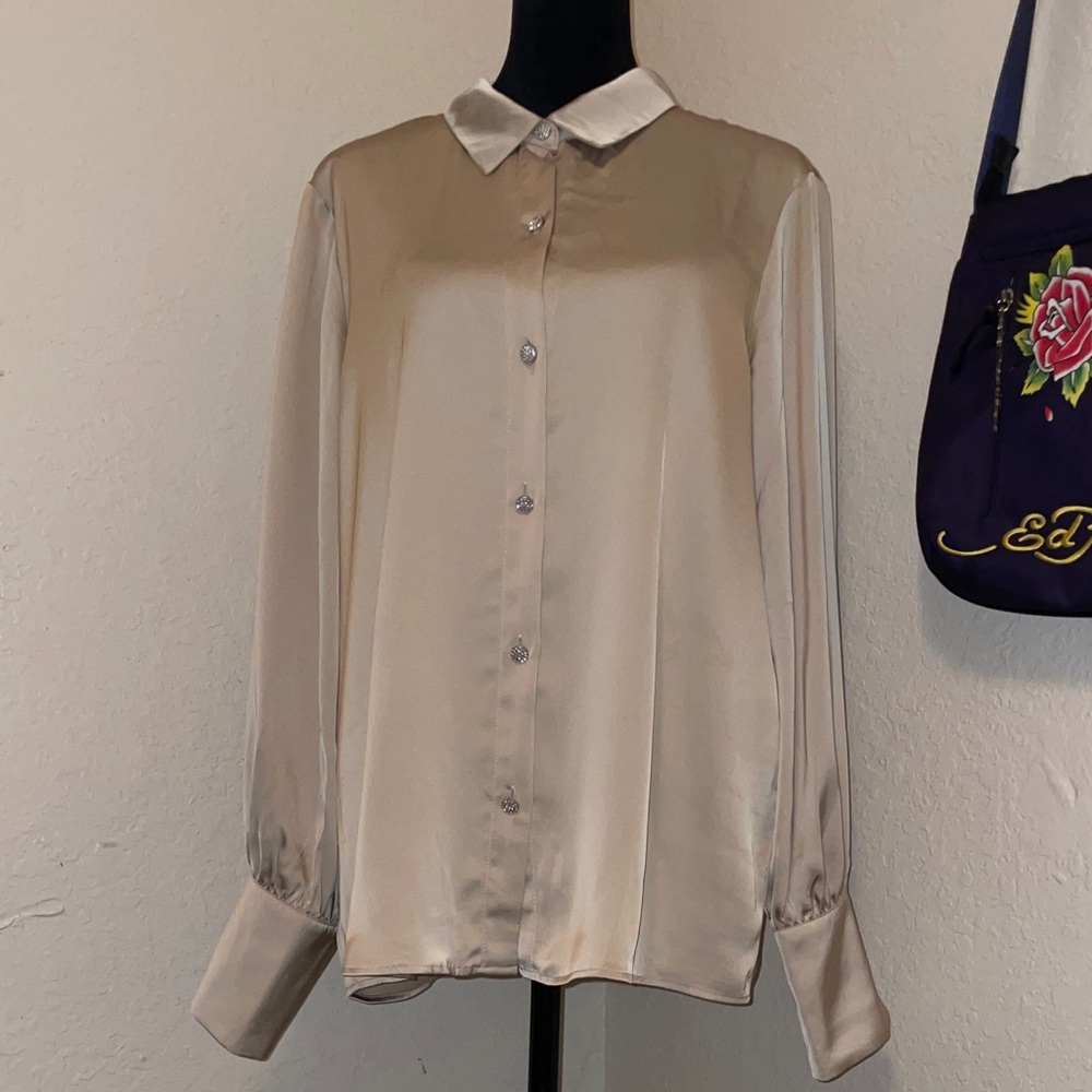 Tahari Elegant Cream Button-Up Pearl Buttons Blouse